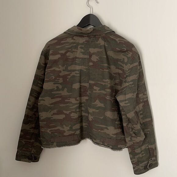 Sanctuary designed inĀ LA.ā Camo Jacket. SizeāXL - Picture 4 of 9
